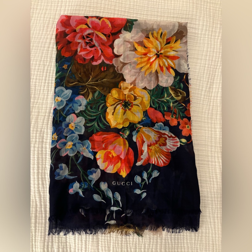 Gucci Women Josephine Navy Blue Wool Floral Scarf Shawl